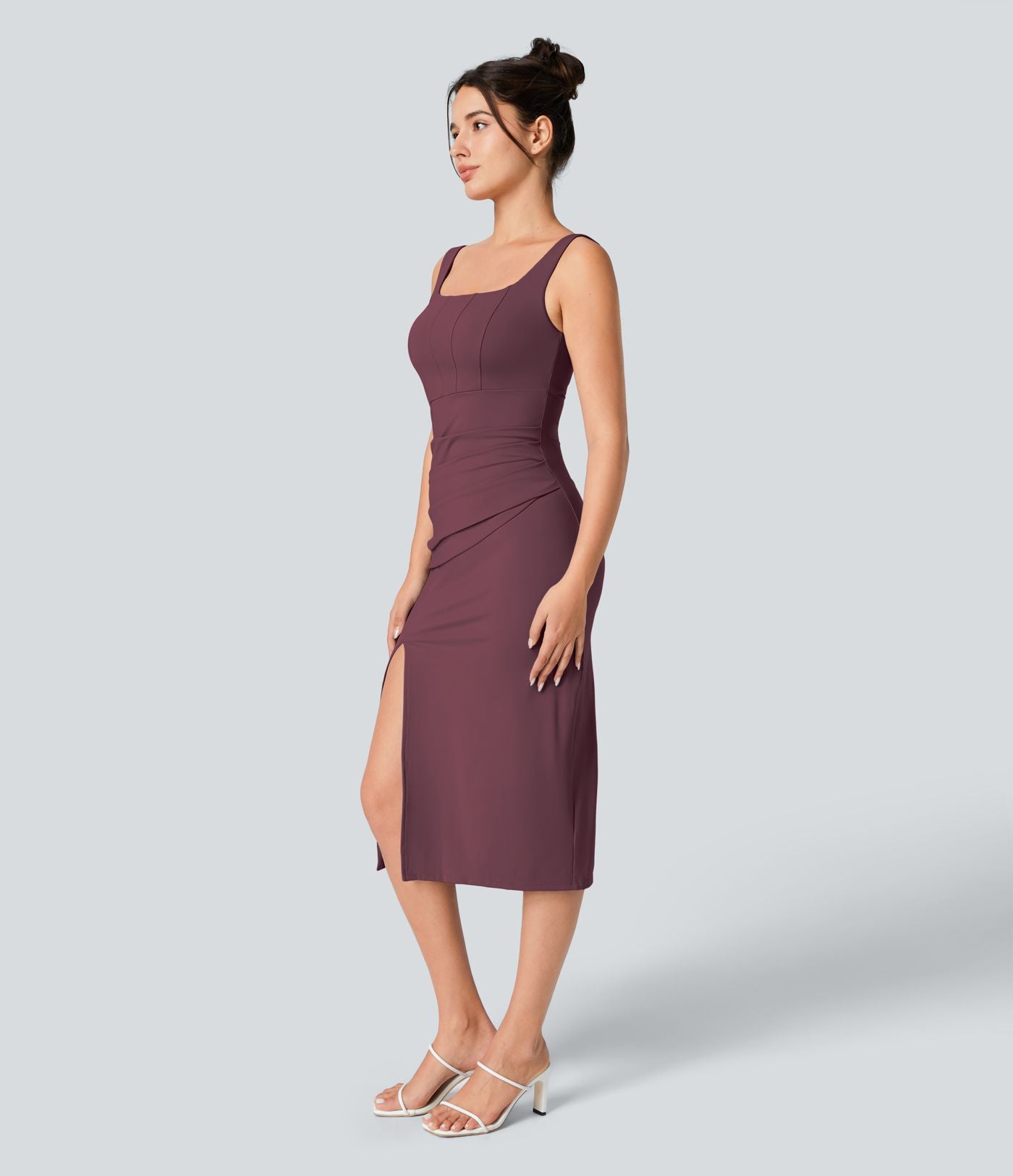 Robe corset midi moulante ruchée à encolure carrée, dos nu, brassière intégrée