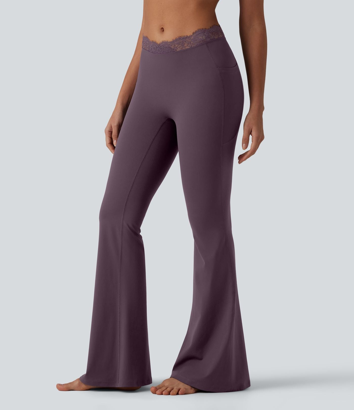 Halara UltraSculpt™ Legging évasé de yoga taille haute en V avec dentelle contrastée et poches