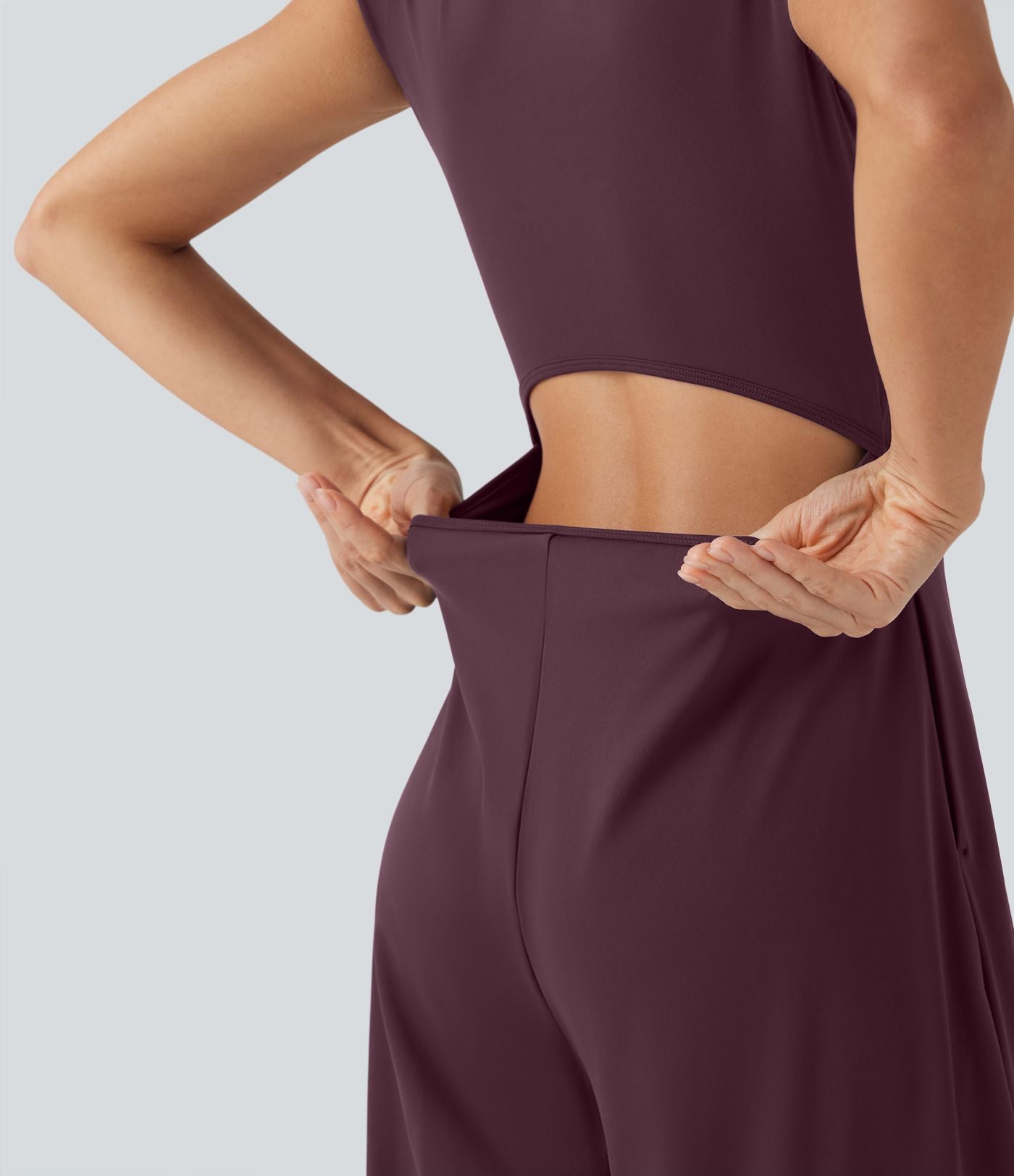 Combinaison de yoga Softlyzero™ Airy Cool Touch à col cranté, manches courtes, jambes larges et poches latérales - Édition Easy Peasy