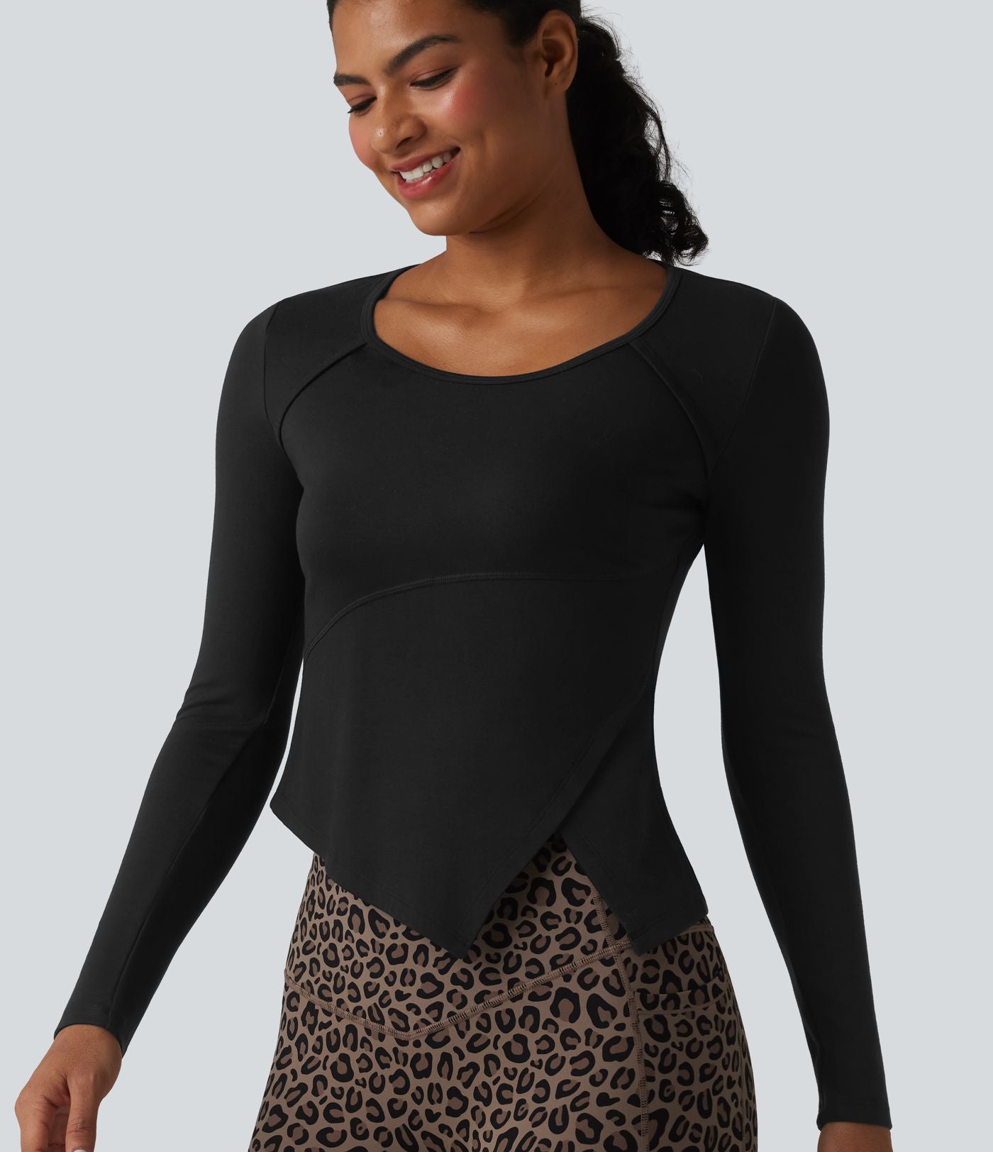 Halara HeatCore Haut de sport chauffant col rond manches longues ourlet asymétrique