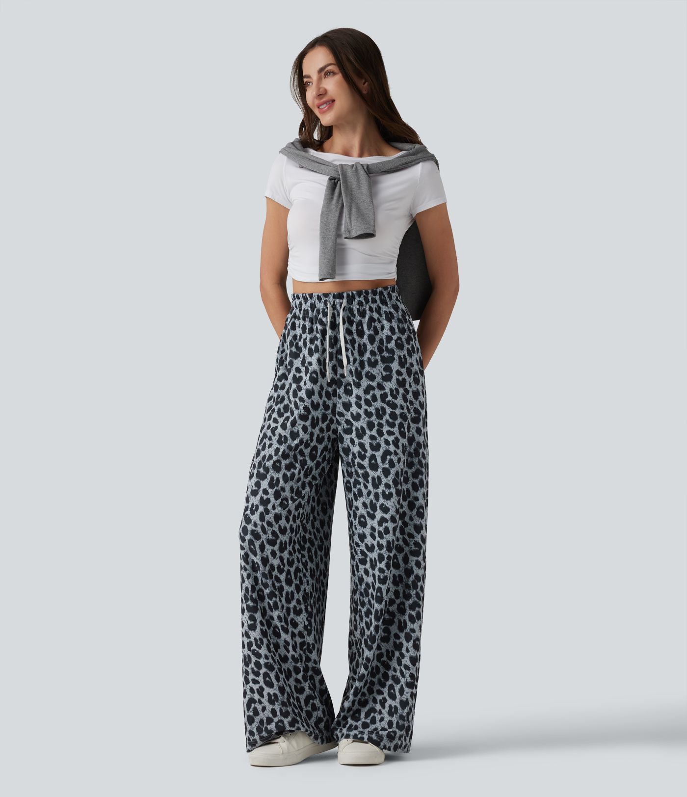 Pantalon ample taille haute rabattable en tissu gaufré imprimé léopard avec cordon de serrage et poches