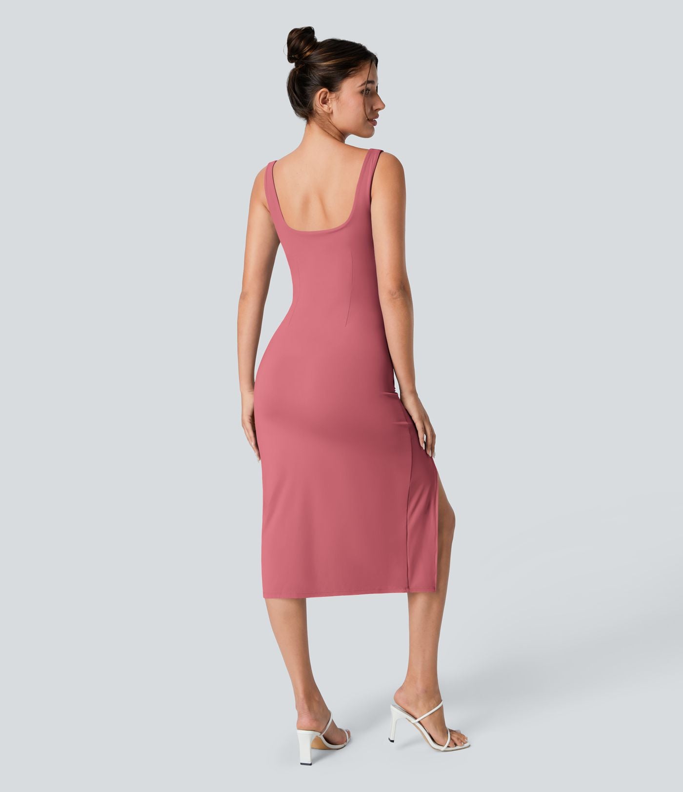Robe corset midi moulante ruchée à encolure carrée, dos nu, brassière intégrée