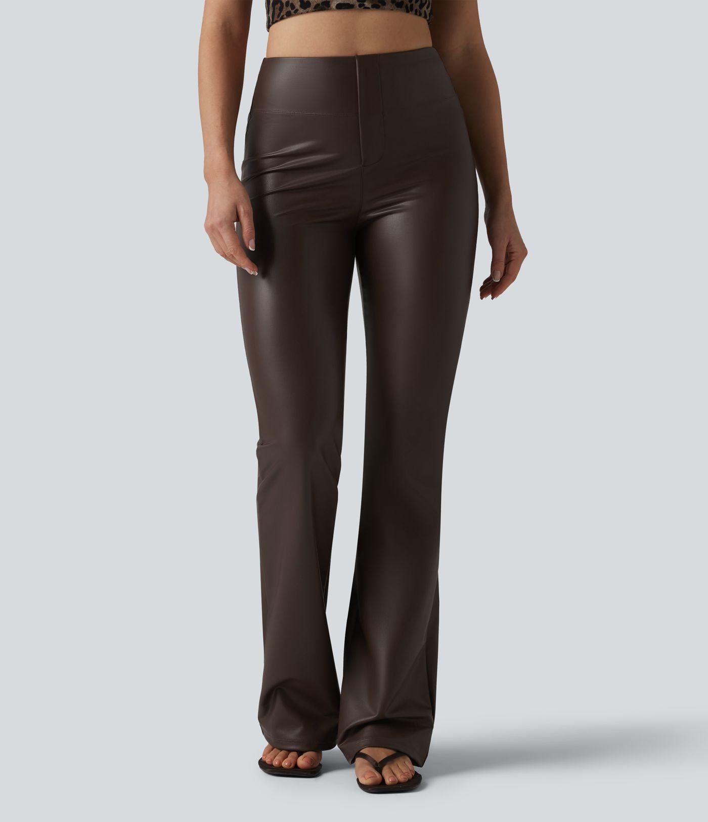Pantalon décontracté taille haute, coupe bootcut, en PU extensible avec poches
