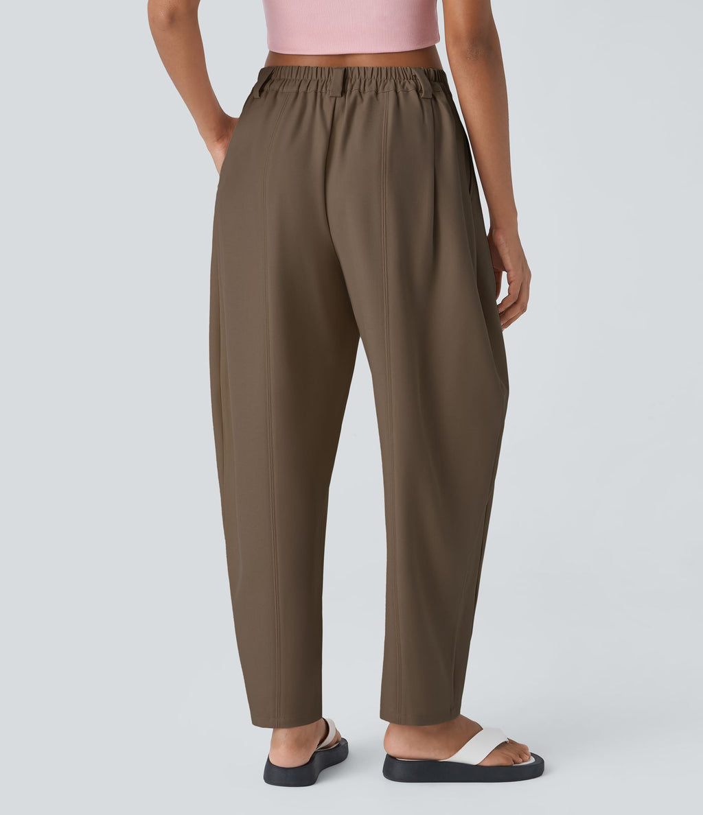 Pantalon tailleur ample, taille moyenne, coupe barrel, à poches