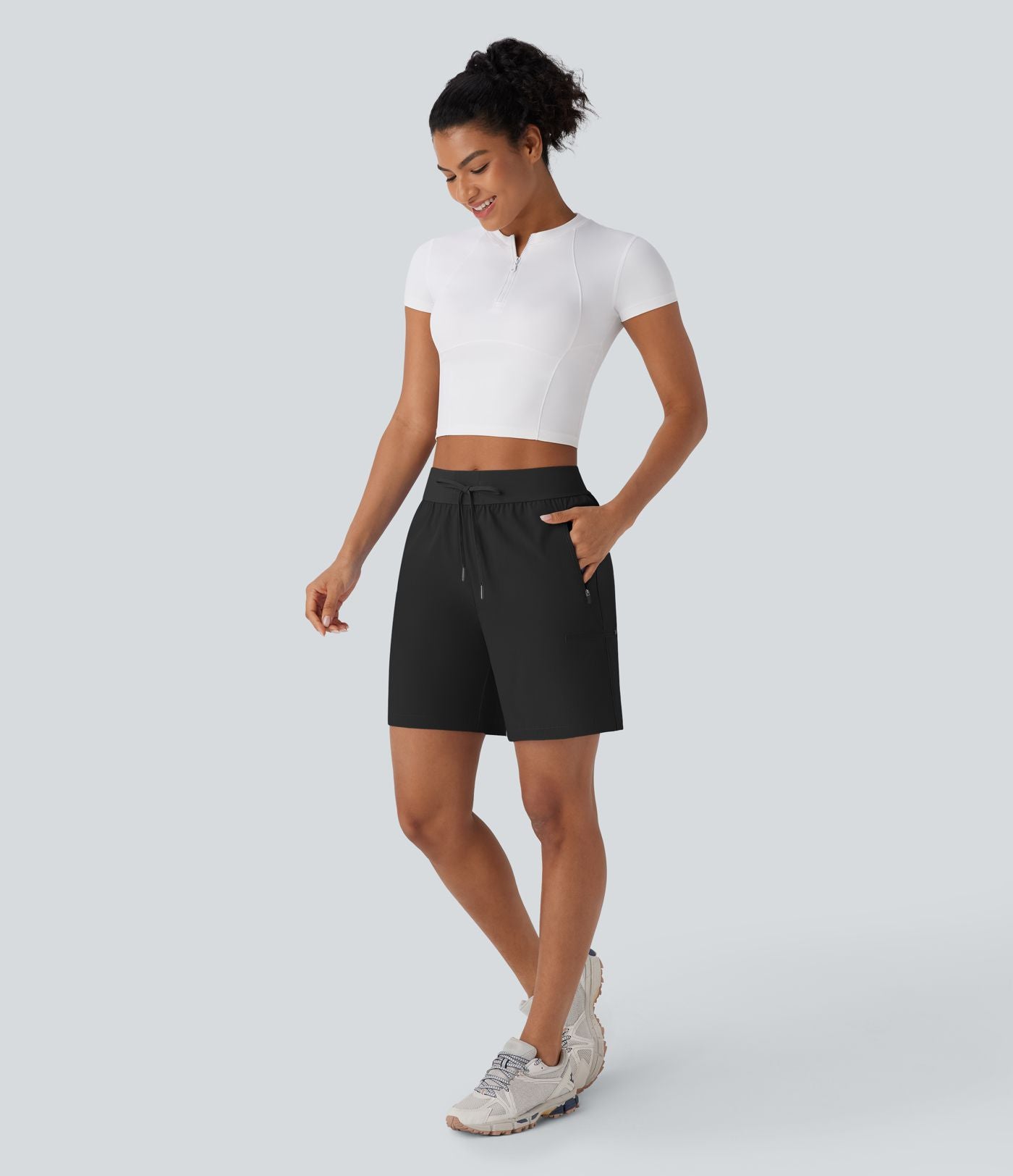 Short de randonnée à taille moyenne avec cordon de serrage et poches multiples à fermeture éclair, résistant à l'eau et à l'usure