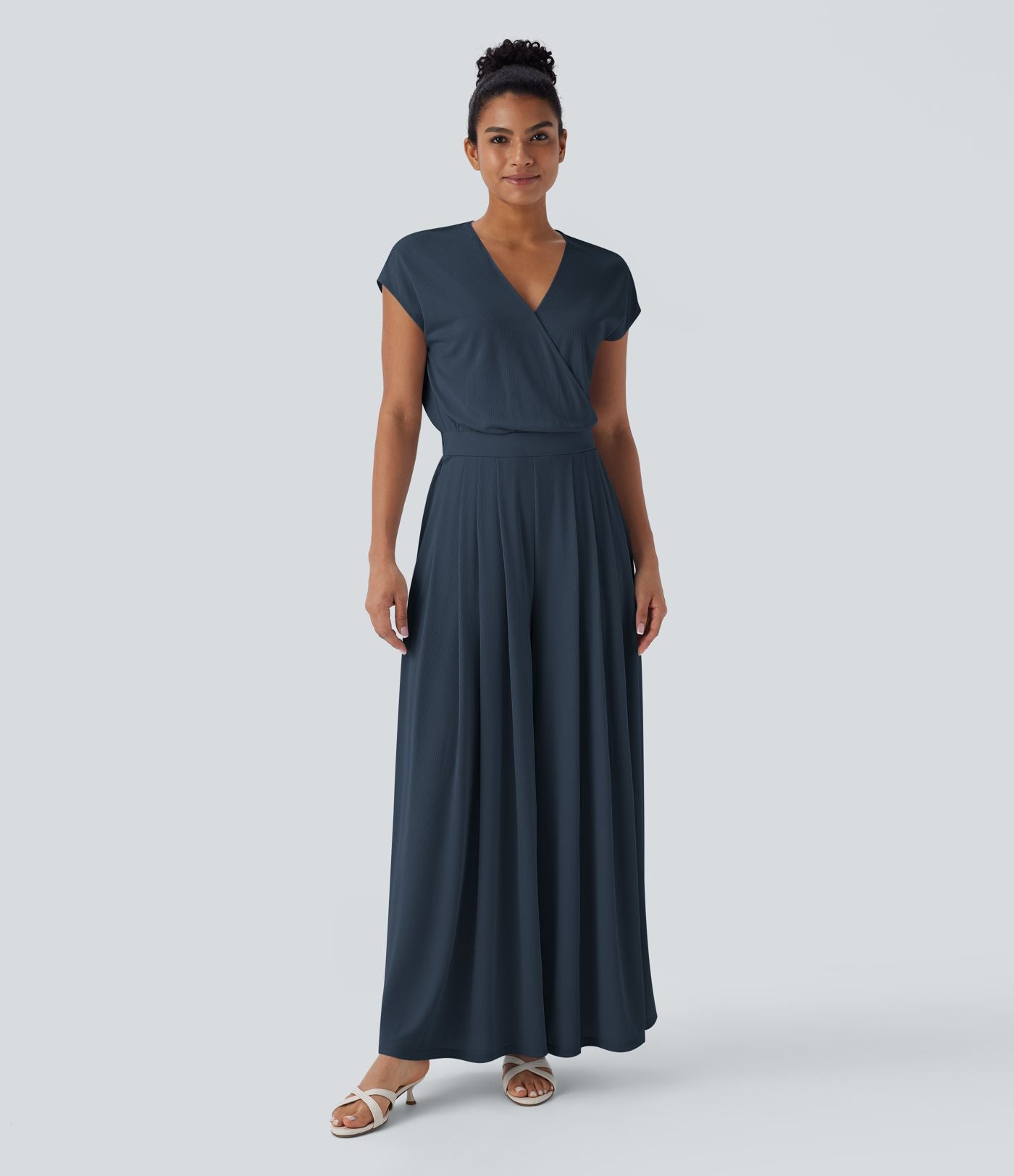Combinaison fluide en tissu gaufré, col V, manches courtes, jambes larges et poches latérales - Easy Peasy Edition