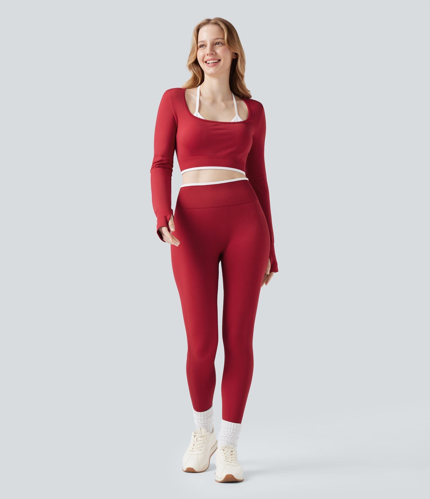 Haut de sport yoga court dos nu à manches longues avec passants pouces et blocs de couleurs sans coutures Seamless Flow