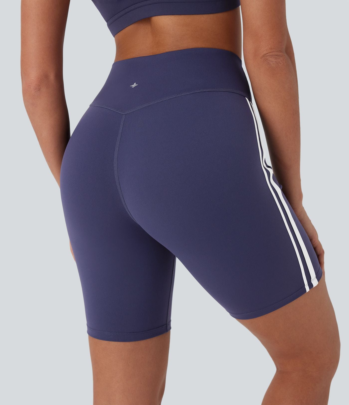 Short cycliste de yoga 17,5 cm croisé à taille moyenne, bandes colorées et rayures