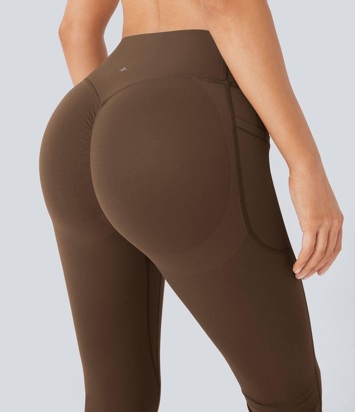 Pantalon de yoga à coupe bootcut gainant galbant taille haute avec effet scrunch et poches Halara UltraSculpt™