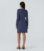 Robe de travail mini ajustée col rond à épaulettes à manches longues et ourlet