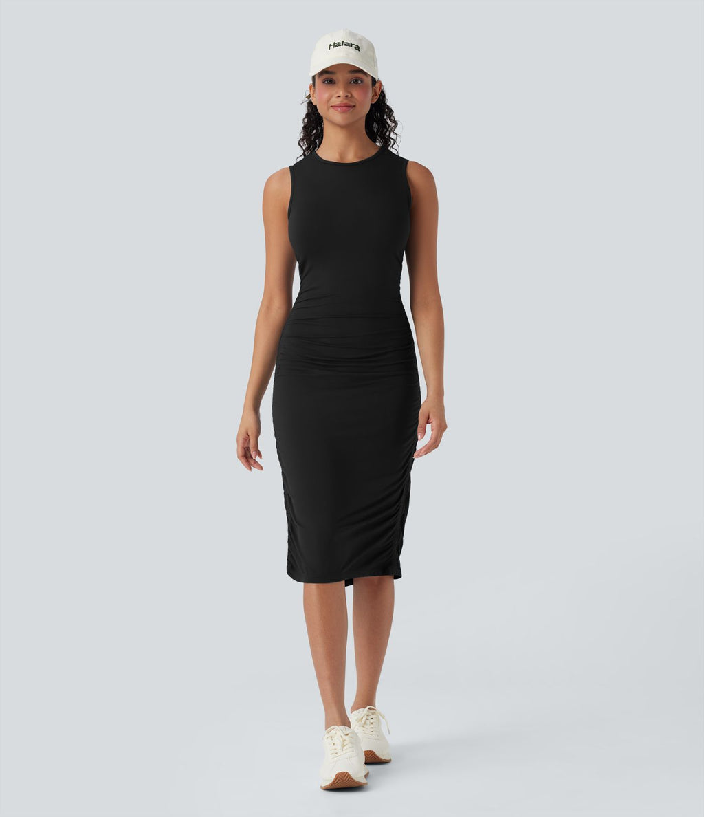 Robe casual moulante col rond sans manches froncée
