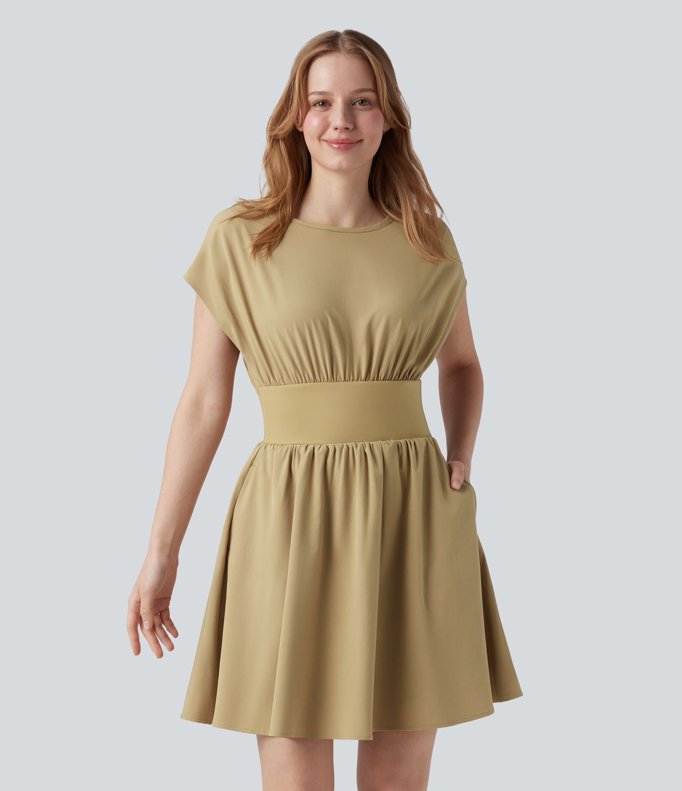 Robe de travail mini Breezeful™ manches chauve-souris courtes fluide séchage rapide avec poches latérales