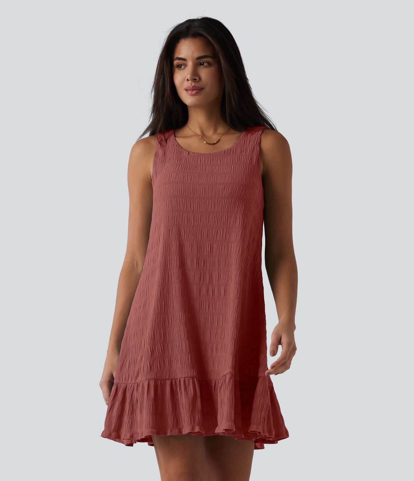 Robe courte décontractée sans manches à col rond, soutien-gorge intégré et ourlet à volants