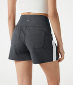 Short baggy de sport taille haute à séchage rapide avec bandes latérales et poches