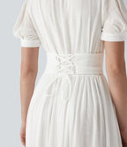 Robe longue de villégiature fluide à col carré, manches bouffantes, laçage et taille cintrée