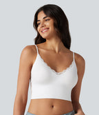 Brassière de sport décontractée OneForm Seamless Flow à maintien léger et dentelle contrastée