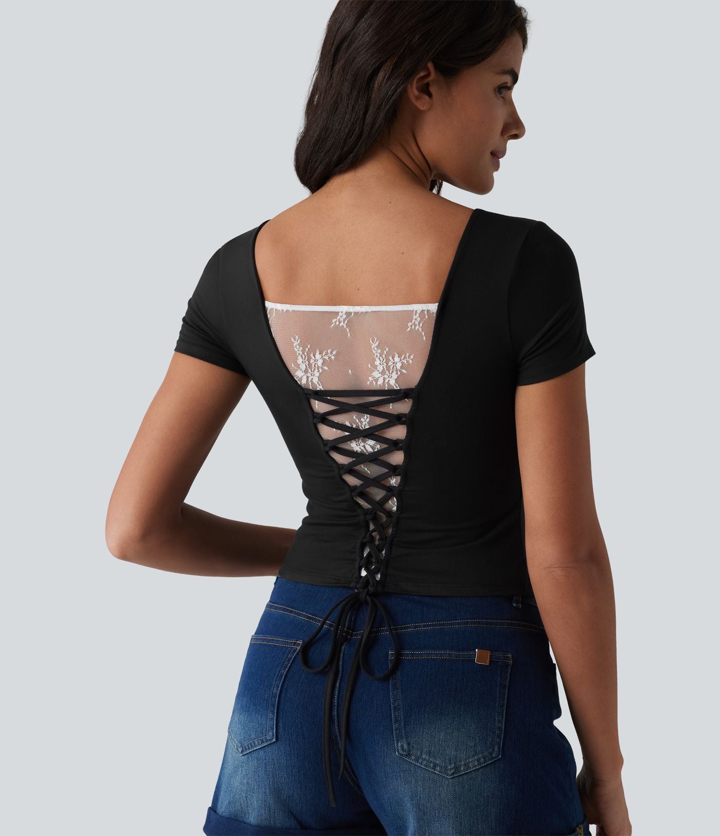 T-shirt casual col U manches courtes avec soutien-gorge intégré, dentelle contrastante et dos à nouer