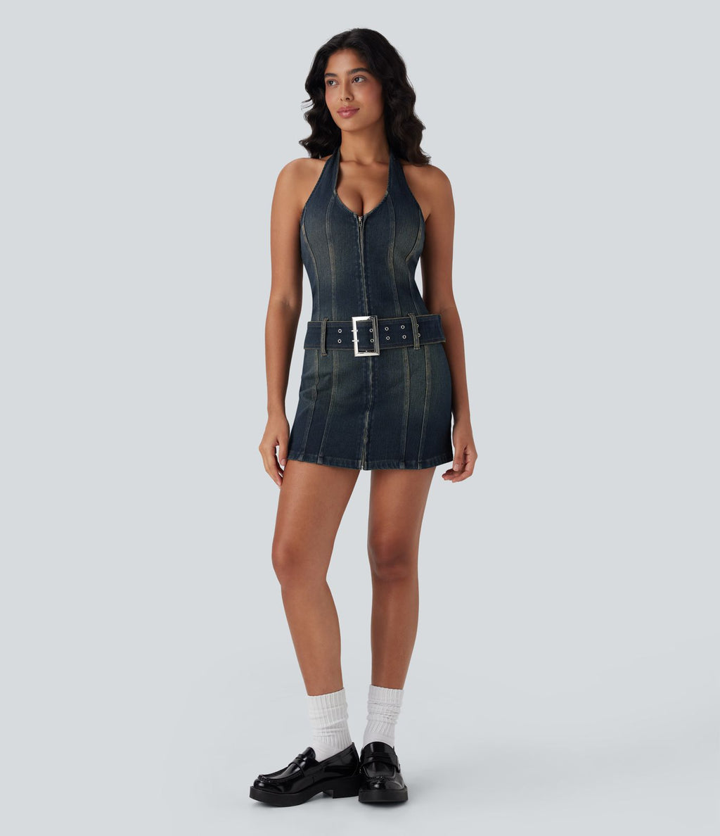 Mini-robe décontractée moulante Halara Flex™ en denim stretch lavé avec dos nu, col licou, fermeture éclair et ceinture