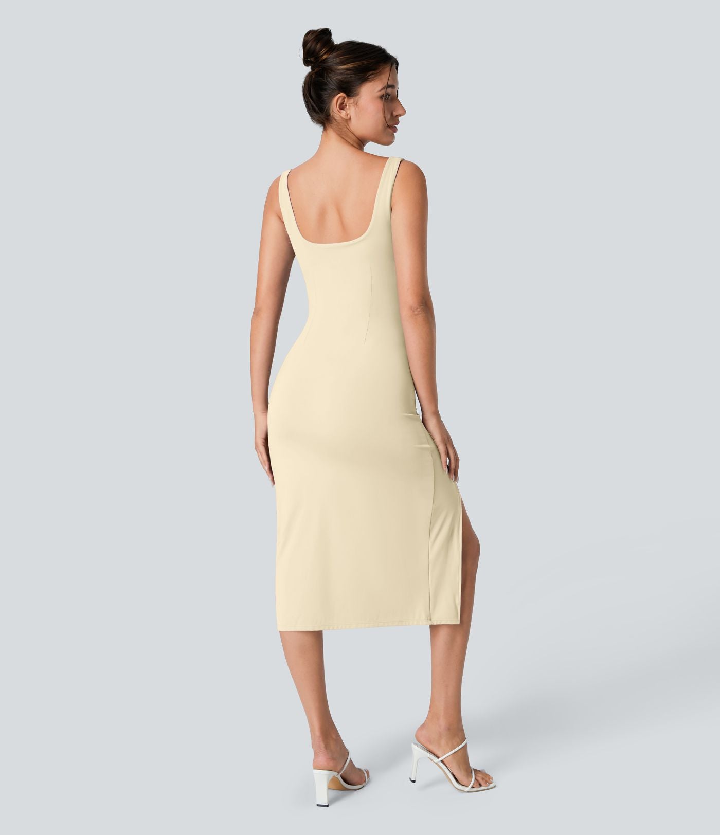 Robe corset midi moulante ruchée à encolure carrée, dos nu, brassière intégrée