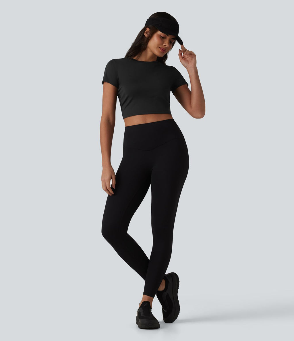Haut de sport SoftlyZero™ Airy à col rond, manches courtes, dos échancré, mesh respirant à effet frais InstantCool, protection solaire UPF50+