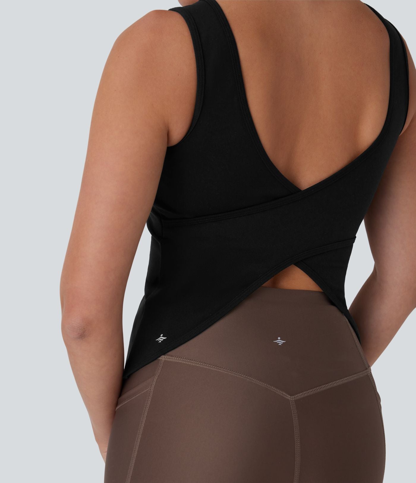 Débardeur de yoga dos nu à longueur rallongée avec encolure en U et croisement