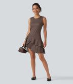 Robe mini casual à pois col rond sans manches ourlet à volants superposés