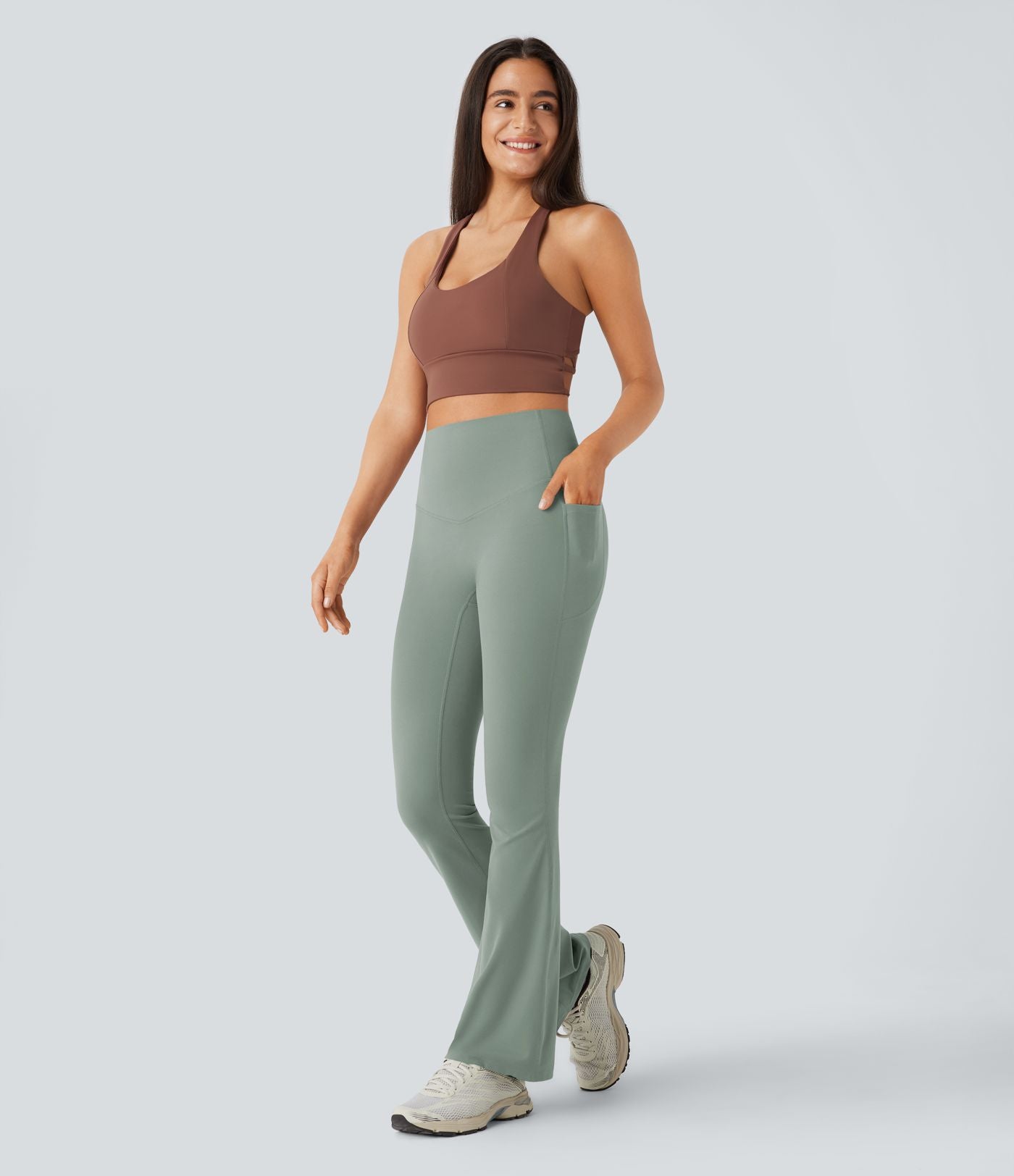 Pantalon de yoga à coupe bootcut gainant taille haute avec poches Halara UltraSculpt™