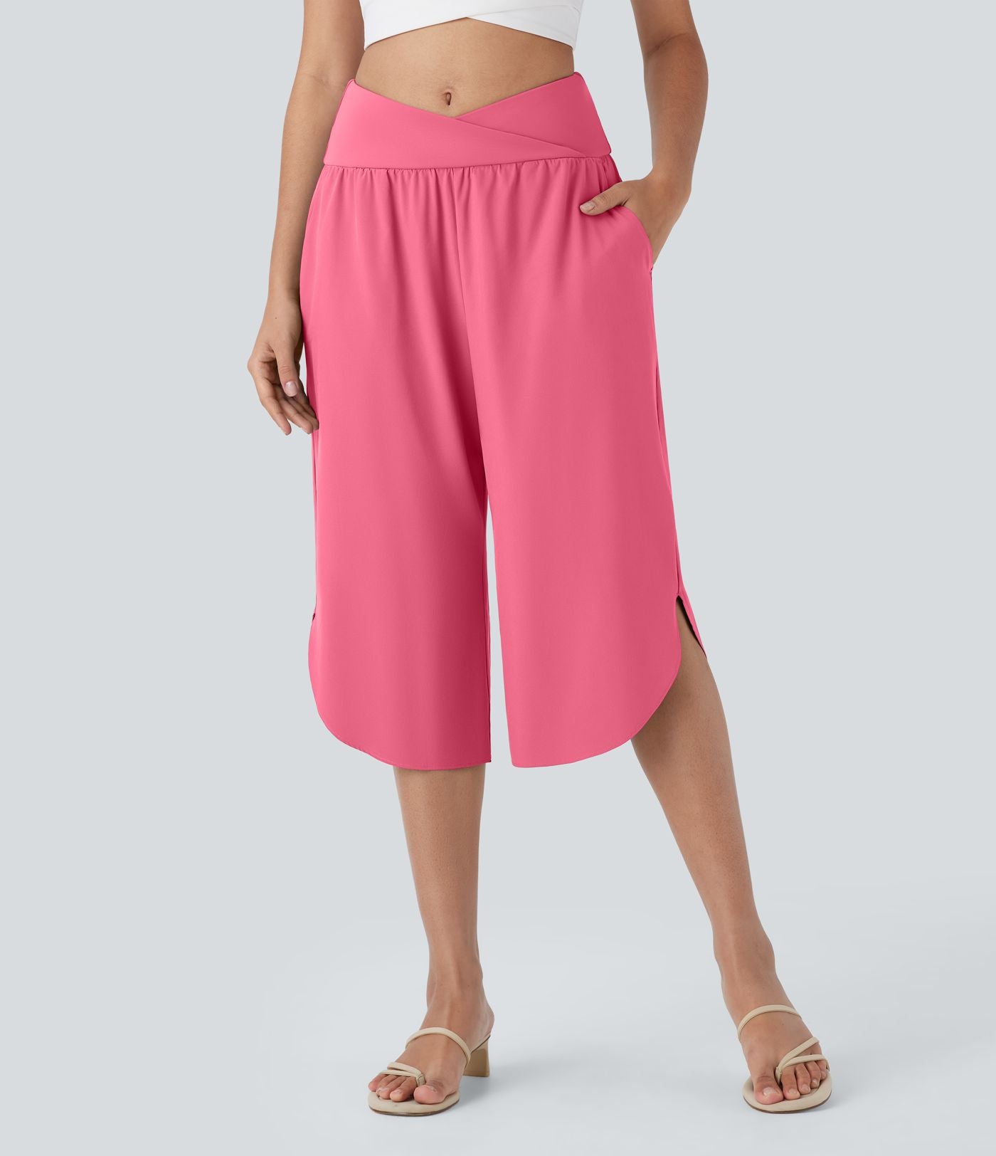 Pantalon capri de vacances Breezeful™ taille haute croisée avec poches latérales, fente et séchage rapide