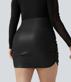 Jupe mini moulante grande taille 2-en-1 en molleton et tissu enduit taille haute gainante avec fronces et ourlet arrondi