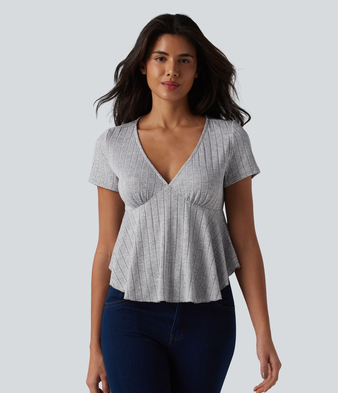 T-shirt casual babydoll en maille côtelée à col V, manches courtes et ourlet à volants