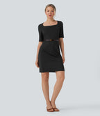 Robe crayon de travail ajustée décolleté carré à demi-manches