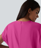 Robe de sport mini de yoga SoftlyZero™ Airy 2-en-1 effet frais InstantCool col rond à manches courtes, demi-zip et poches, accès facile Easy Peasy