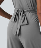 Combinaison tailleur plissée croisée col V à manches courtes avec lien noué et poches — Easy Peasy