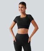 Crop top de running effet frais InstantCool à séchage rapide avec encolure bateau, mesh contrasté, manches courtes, coussinets amovibles et protection solaire UPF50+