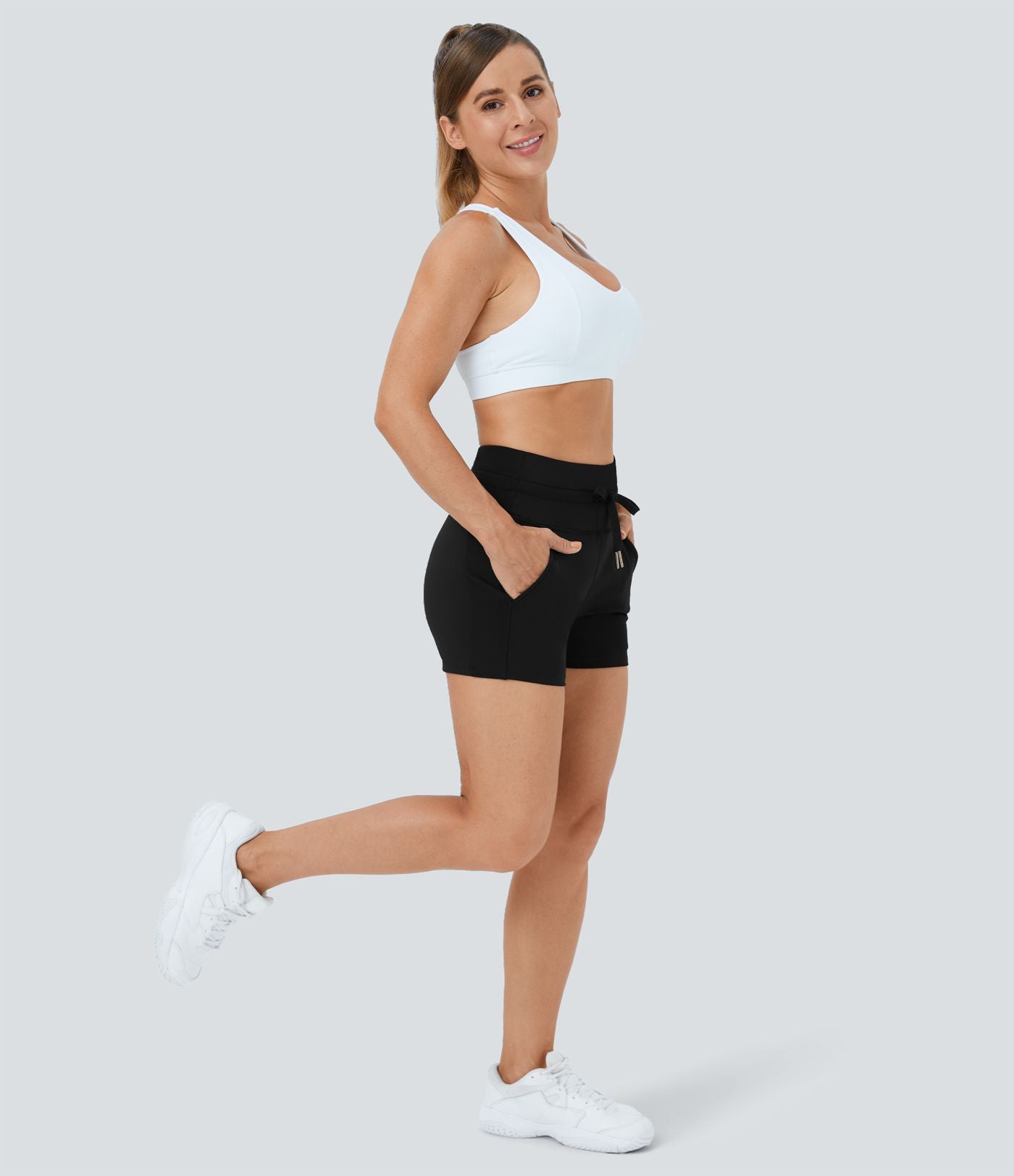 Short uni SoftlyZero™ Airy 7,5 cm à effet frais InstantCool avec taille haute à cordon et poches latérales, protection solaire UPF50+