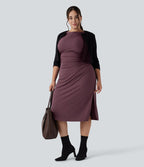 Robe midi grande taille moulante froncée à manches courtes avec fente pour le travail