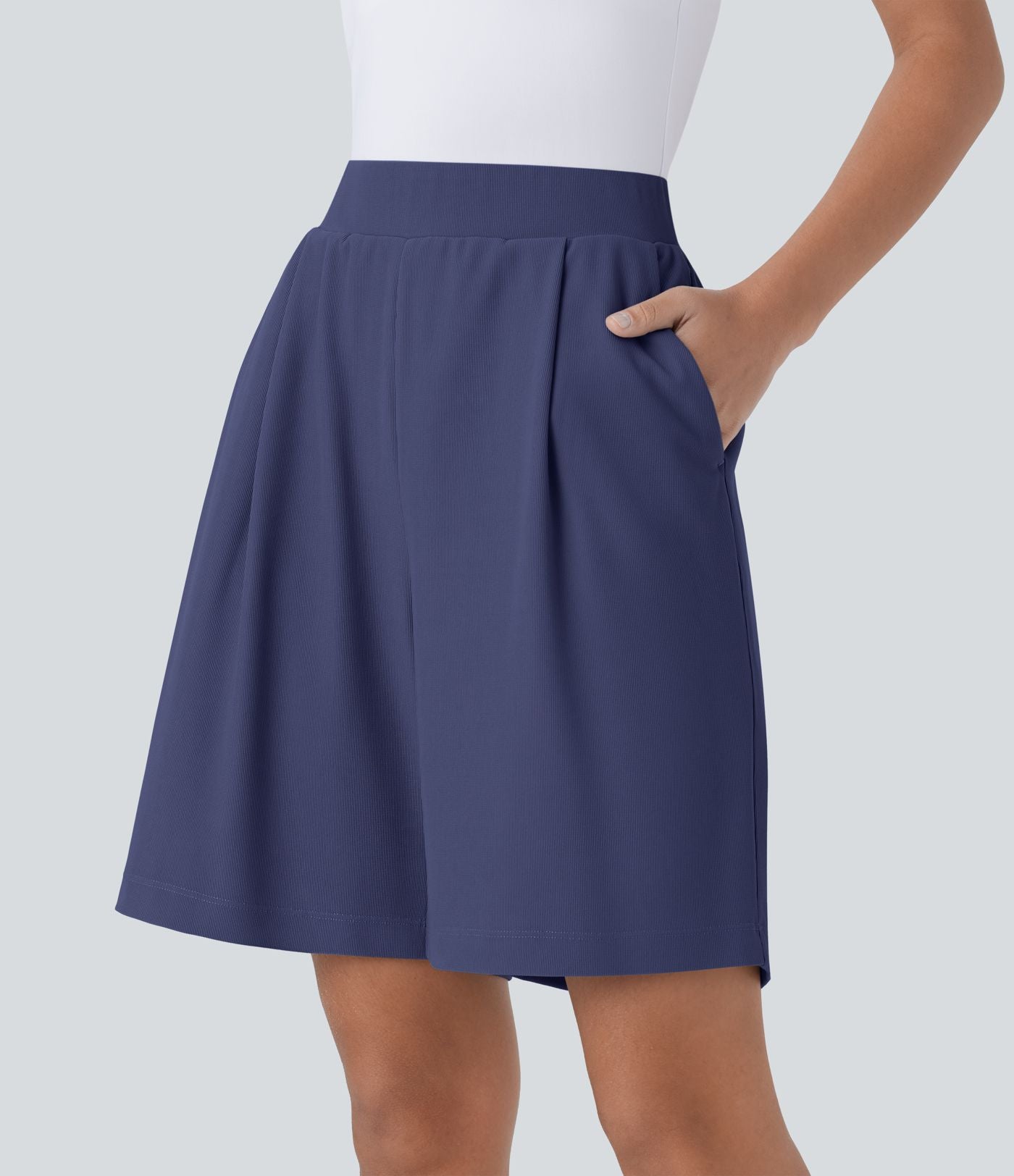 Short Bermuda Tailleur Fluide sculptant taille haute en maille gaufrée avec poches latérales
