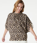 Blouse esprit bureau imprimé léopard à col montant, manches chauve-souris et lien au dos