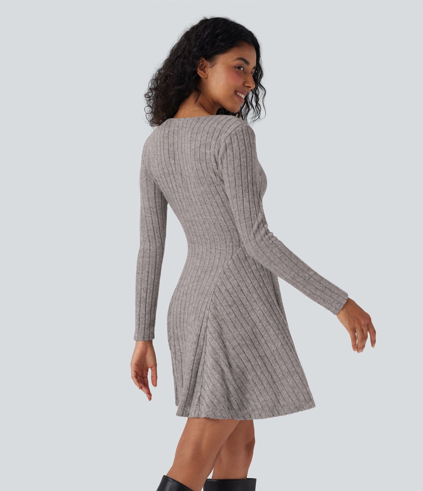 Robe décontractée mini évasée maille côtelée col V manches longues