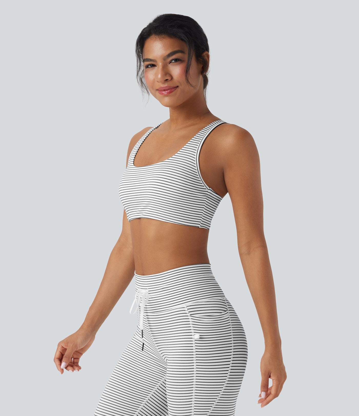 Brassière de sport yoga soutien léger col U à découpes rayé bonnets A-C