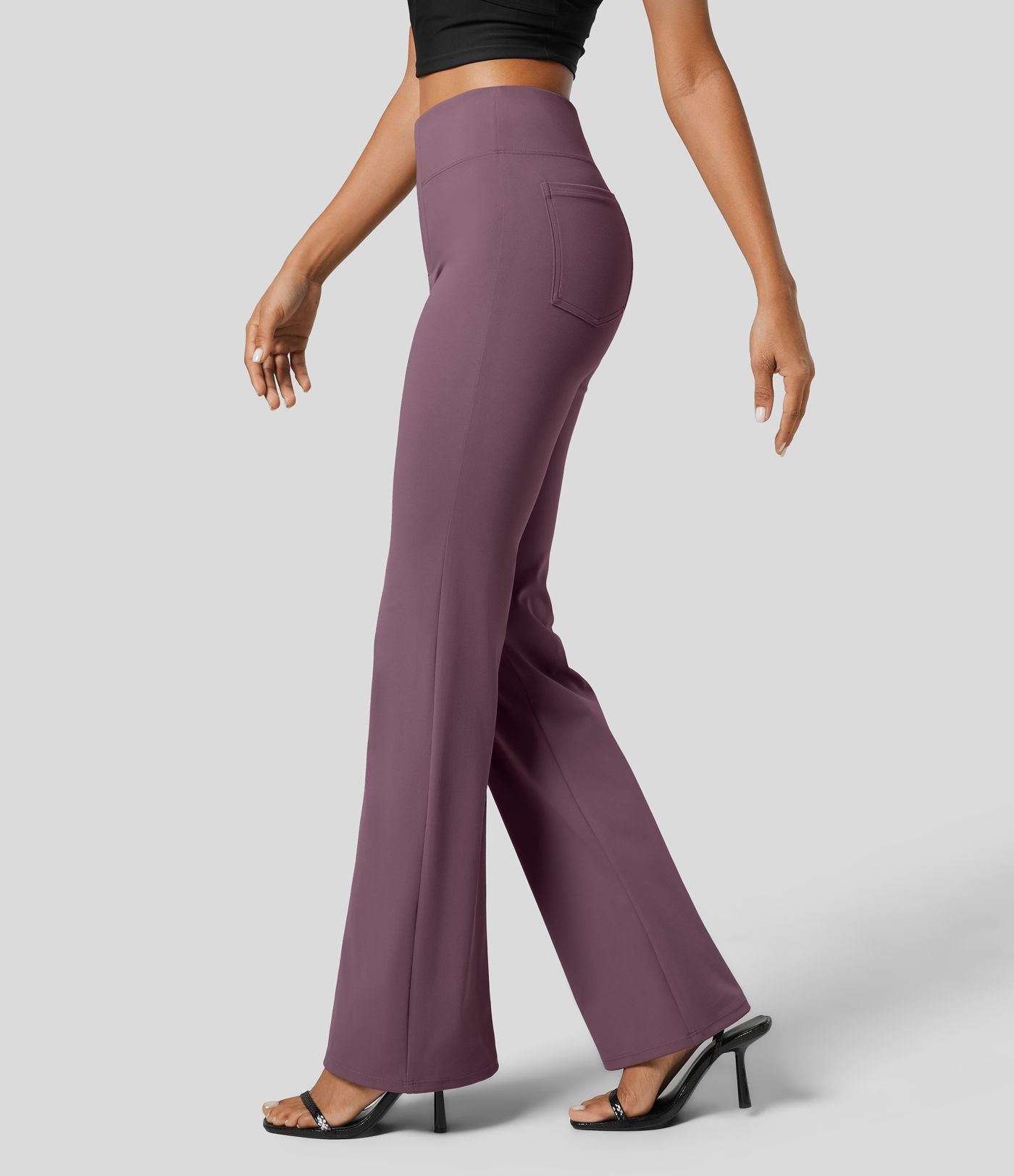 Pantalon tailleur légèrement évasé taille haute avec poches arrière Halara Flex™