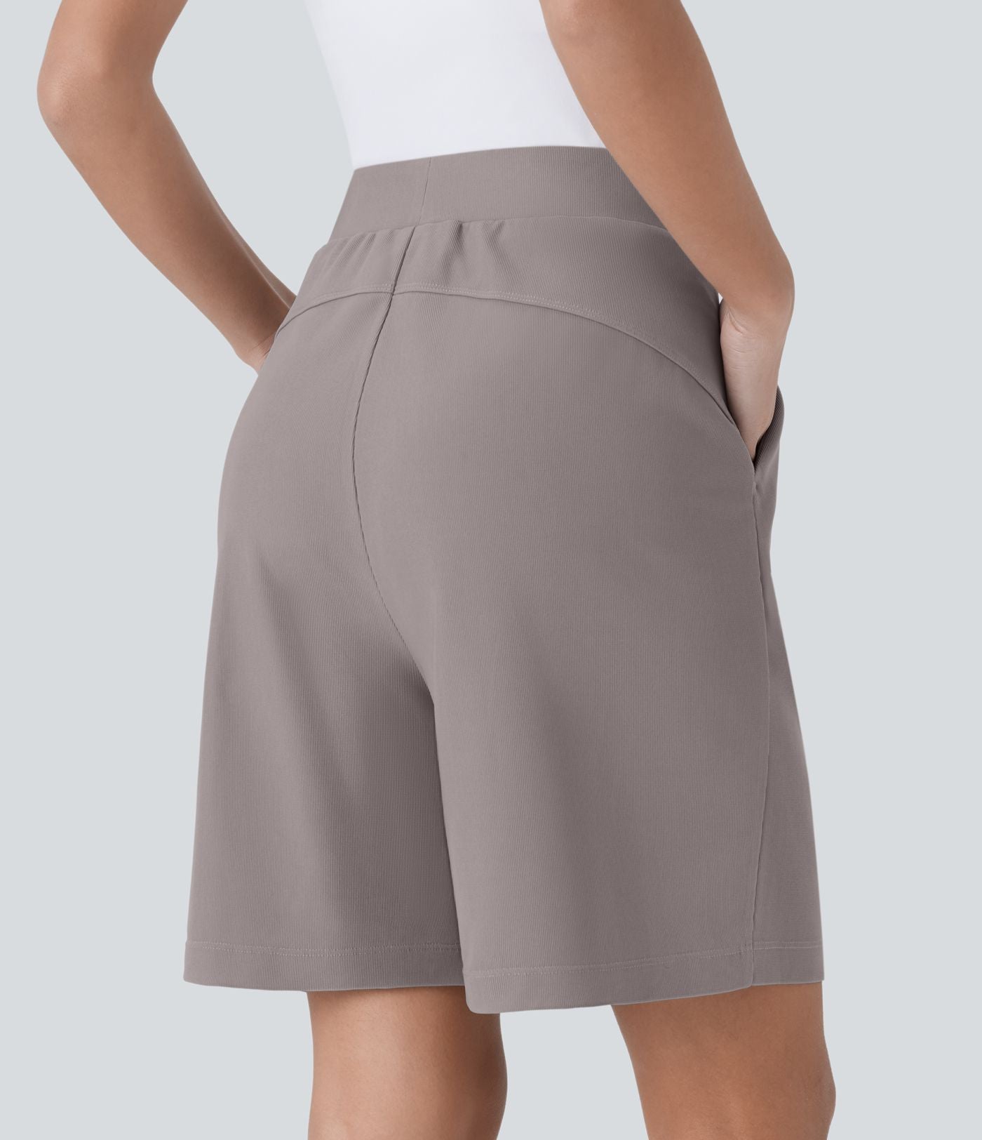 Short Bermuda Tailleur Fluide sculptant taille haute en maille gaufrée avec poches latérales
