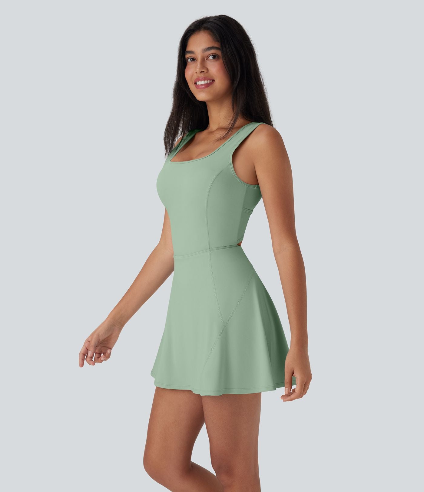 Robe SoftlyZero™ Airy de danse mini 2-en-1 dos nu, col U, bretelles croisées, poches latérales et effet frais InstantCool, accès facile Easy Peasy