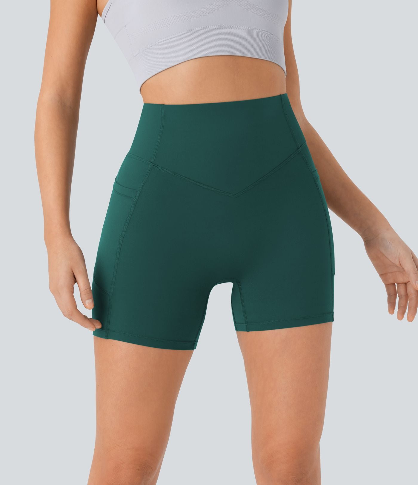 Short cycliste 12,5 cm d'entraînement gainant galbant taille haute avec effet scrunch et poches Halara UltraSculpt™