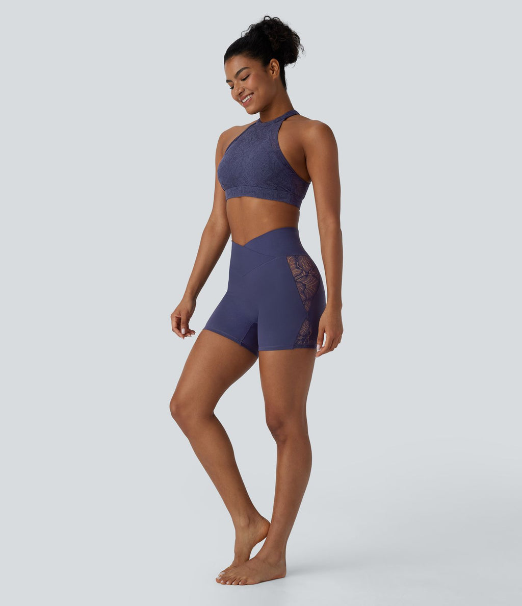 Softlyzero™ Short cycliste yoga taille haute croisé avec dentelle contrastée et poche arrière 12,5 cm - UPF50+