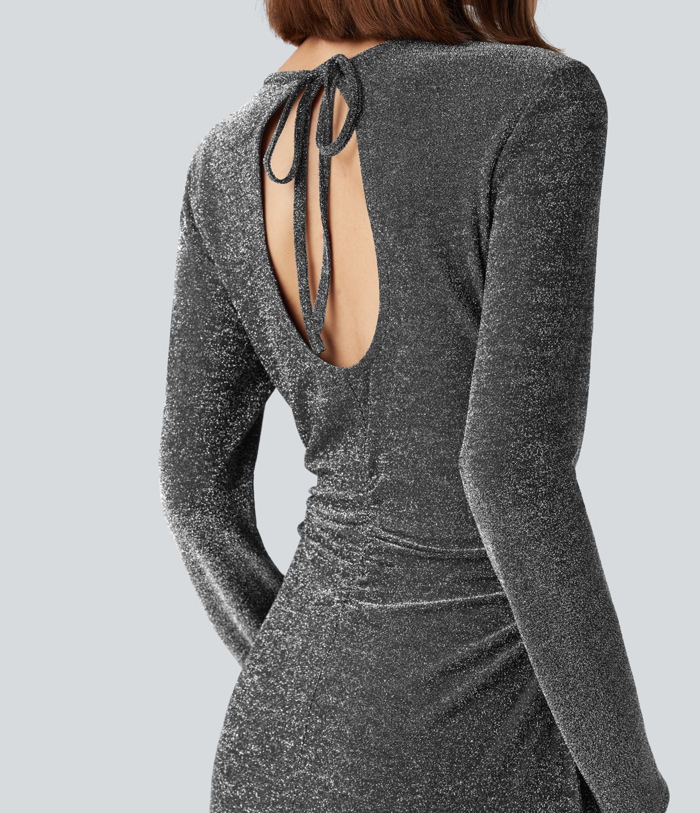 Robe midi fendue à manches longues, dos noué avec découpes, effet sparkle