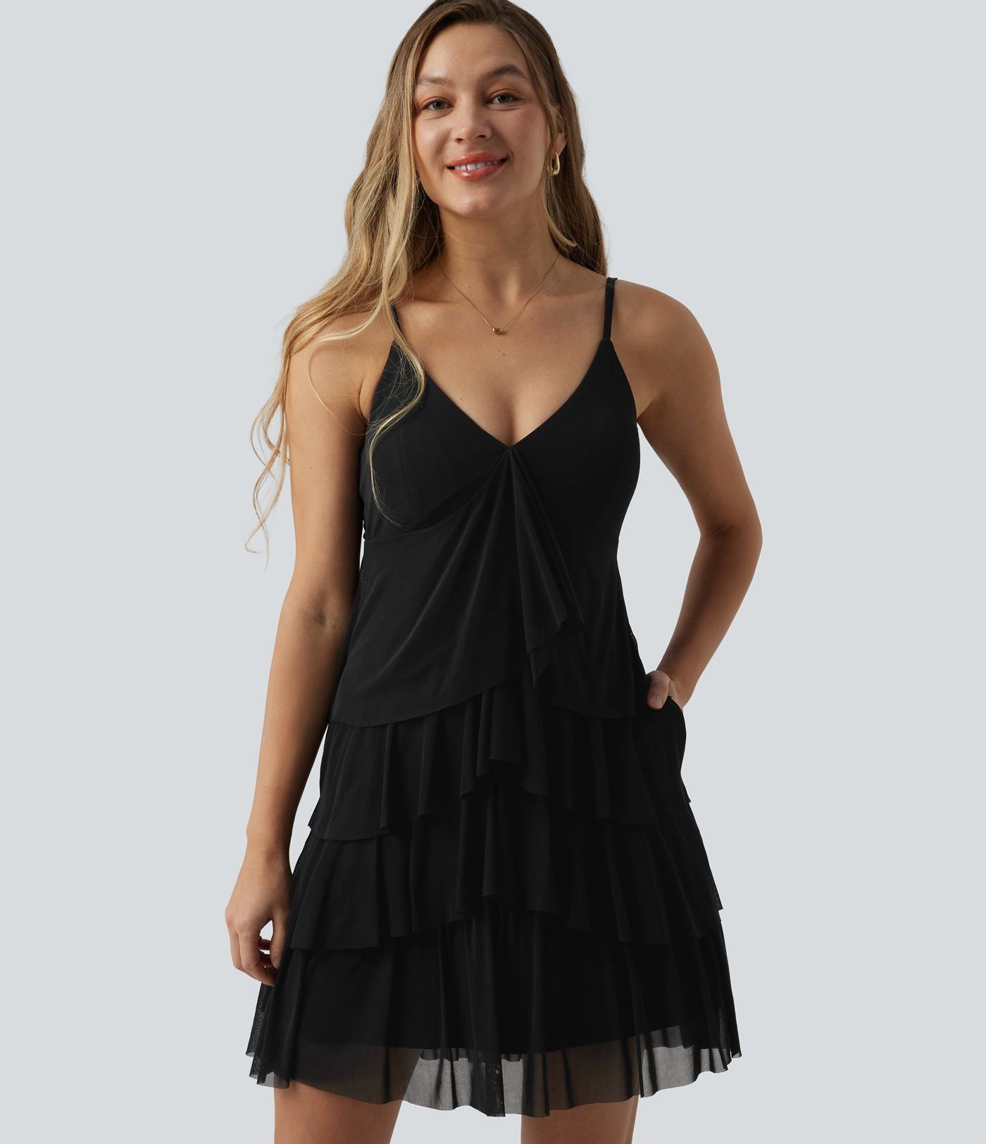 Robe nuisette courte décontractée à volants, dos nu croisé, empiècement en résille, brassière intégrée et poches