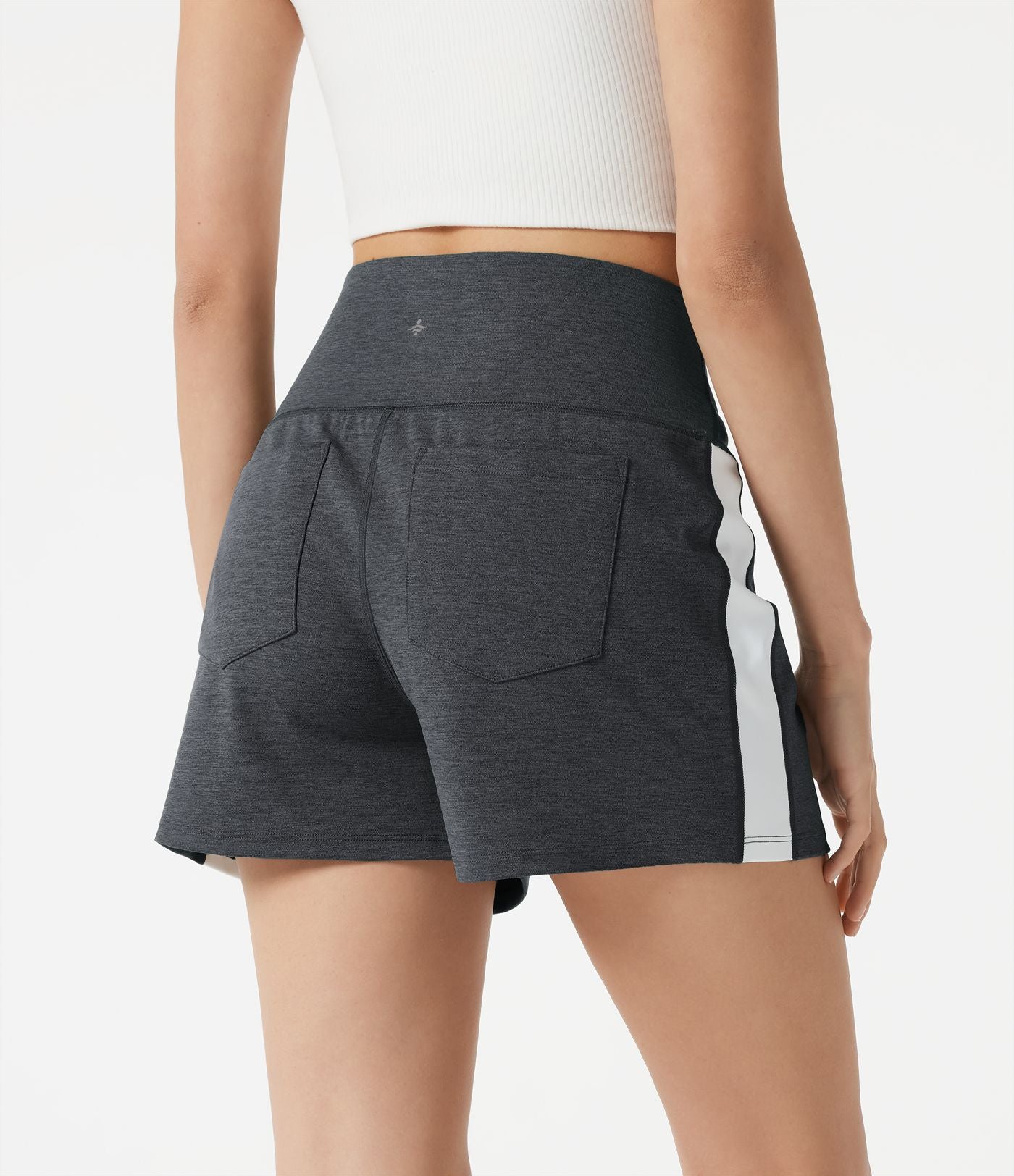 Short baggy de sport taille haute à séchage rapide avec bandes latérales et poches