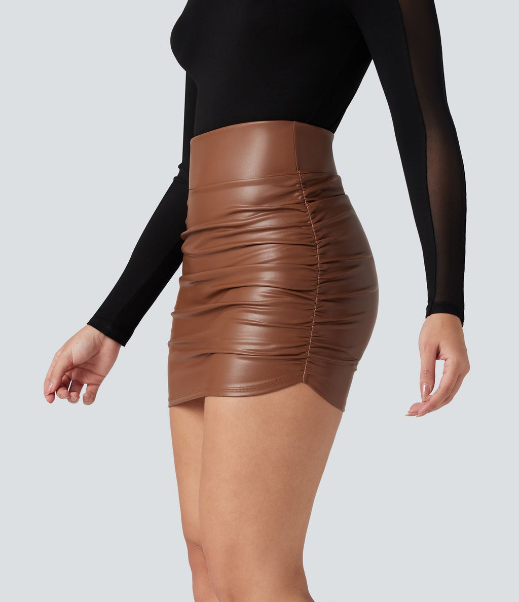 Jupe courte moulante 2-en-1 SoCinched gainante taille haute similicuir polaire froncée ourlet arrondi