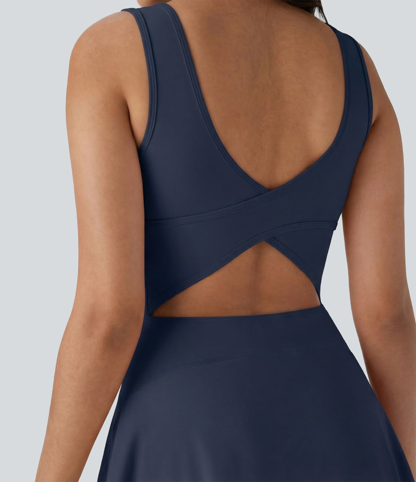 Softlyzero™ Airy Robe Sport de danse courte 2-en-1 avec dos nu croisé, encolure en U et poches latérales